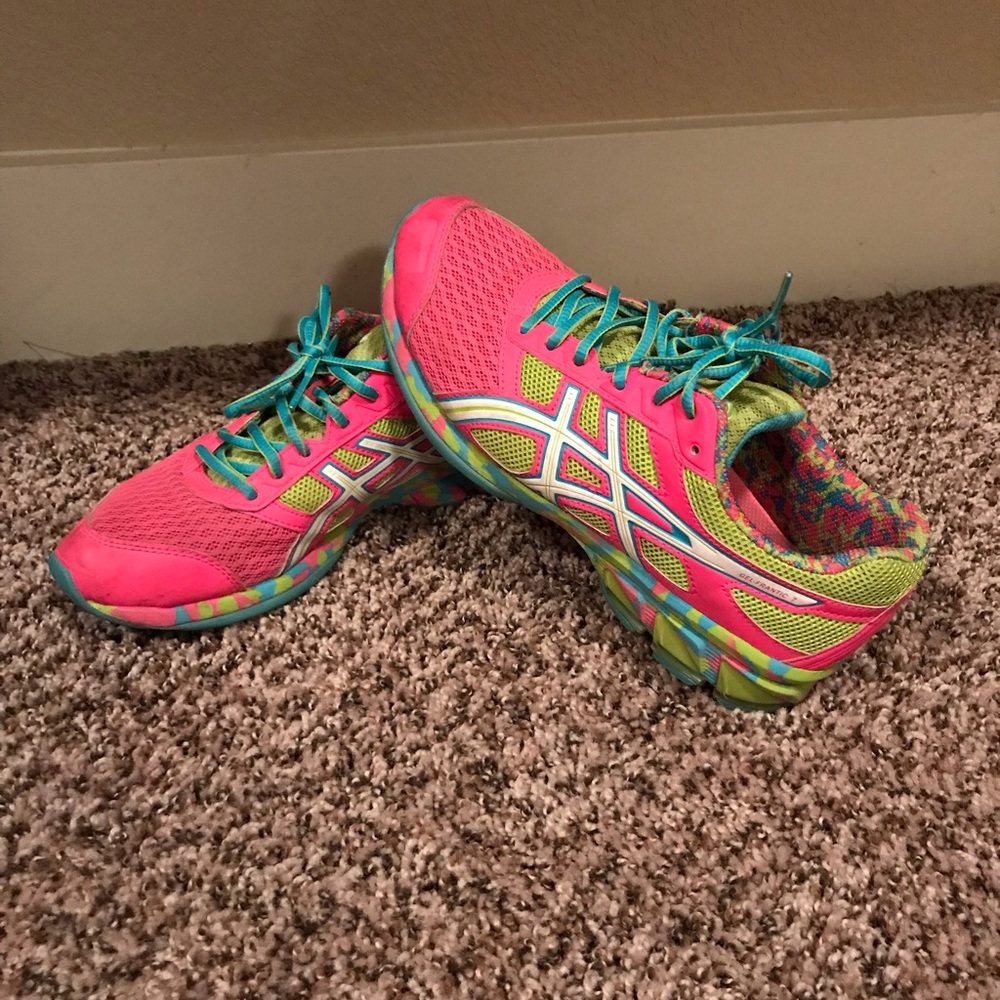 ASICS shoes - Picture 2 of 2